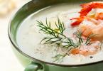 دعونا نتعرف على وصفات جديدة: حساء المأكولات البحرية، حساء الطماطم من كوكتيل البحر